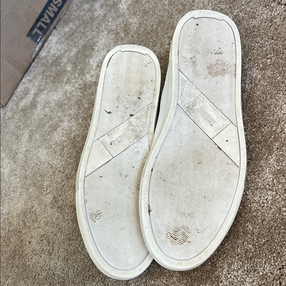 Thursday Classic Everyday Men's Classic White Leather Sneakers, size 9.5 - Picture 4 of 5